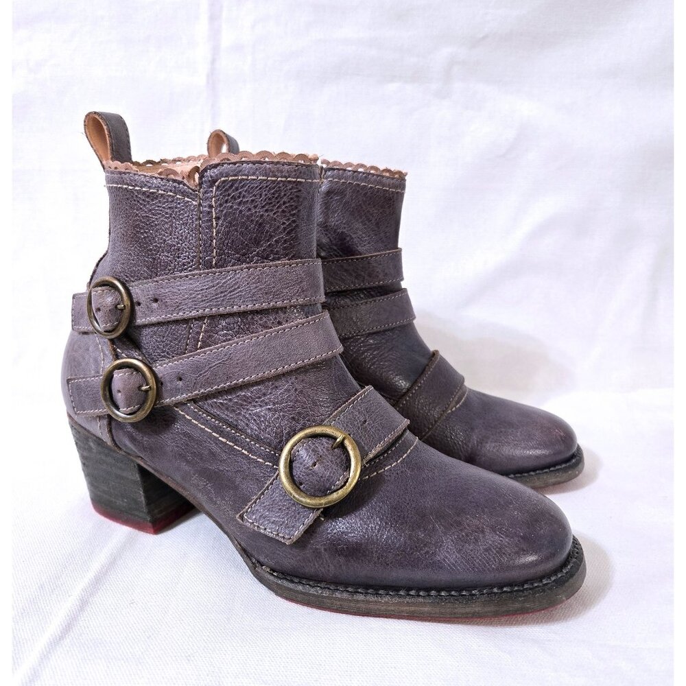 Oak Tree Farms Bady Leather Ankle Boot – size 8 New in Box